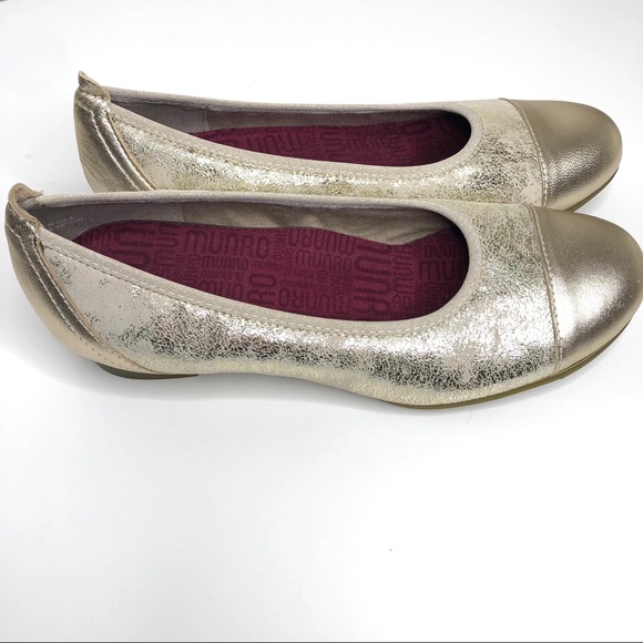 Munro Women's Henlee - Gold Shimmer womens 6.5 EUC
